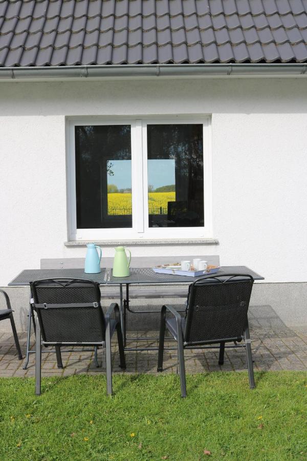 Kleines Haus Am Feld Villa Rehna Exterior photo